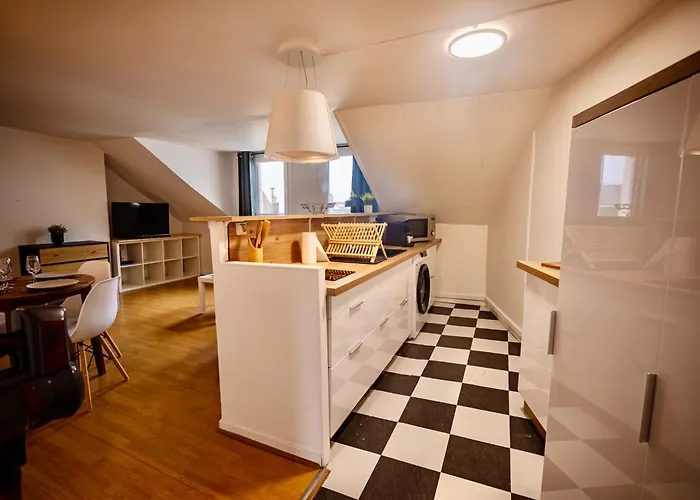 à Bâbord - 400m, 4 Personnes, Appartement